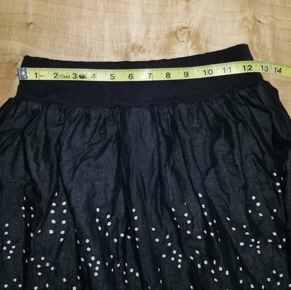 Knee length eyelet skirt - Picture 2 of 6